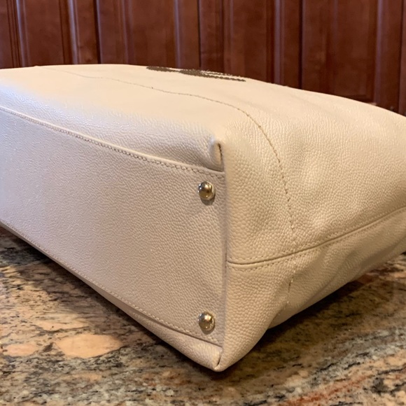 Authentic Chanel CC Caviar Leather - Picture 6 of 8